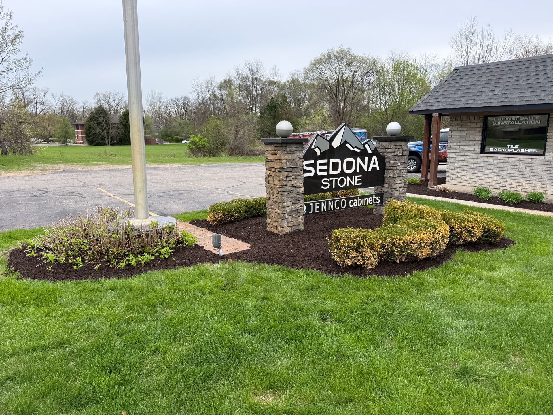 Fresh Mulch Installation That Sharpens Curb Appeal in Commerce Twp MI image