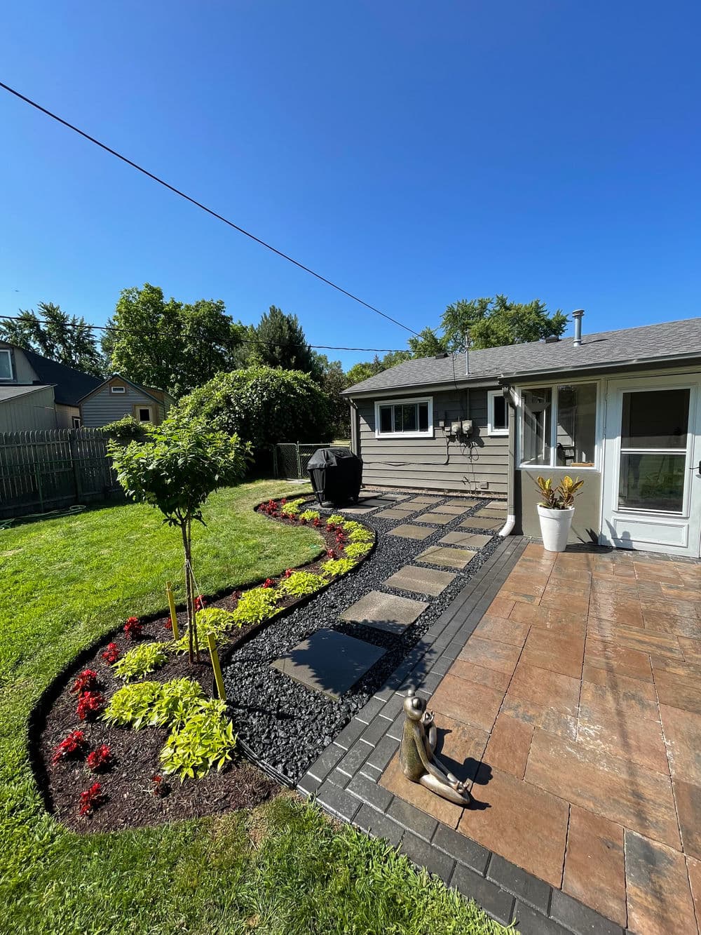 Gallery photos for Landscape Courtyard Design and Install in Franklin MI: Image #8